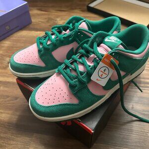 Nike Dunk Low Retro SE pink and green